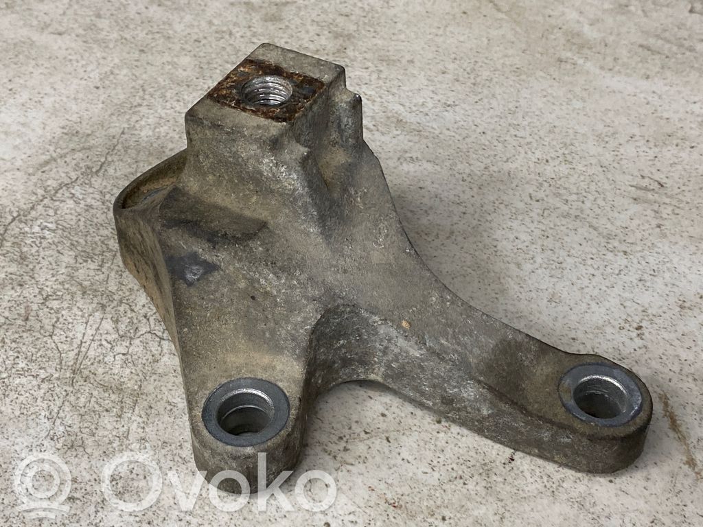 Volvo V50 Gearbox mounting bracket 