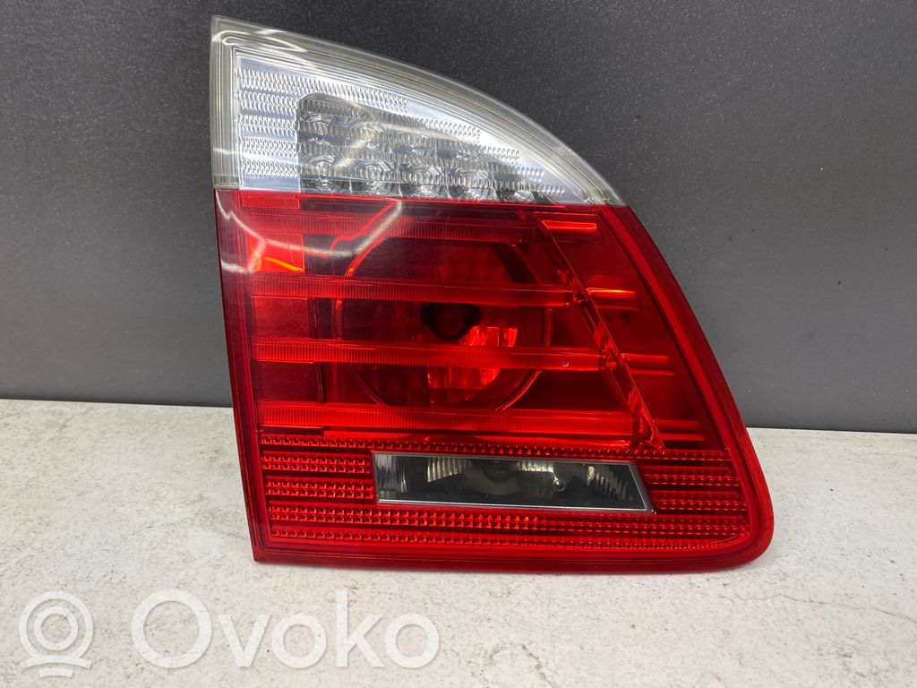 BMW 5 E60 E61 Aizmugurējais lukturis pārsegā 