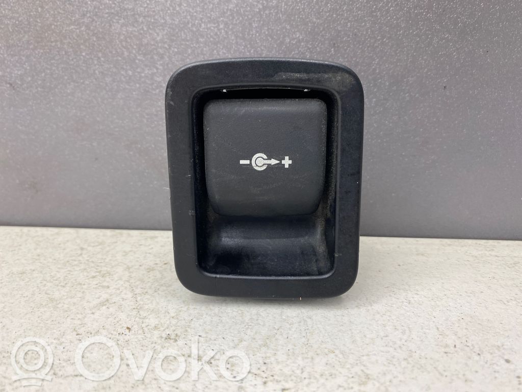 12V Steckdose hinten   7050364