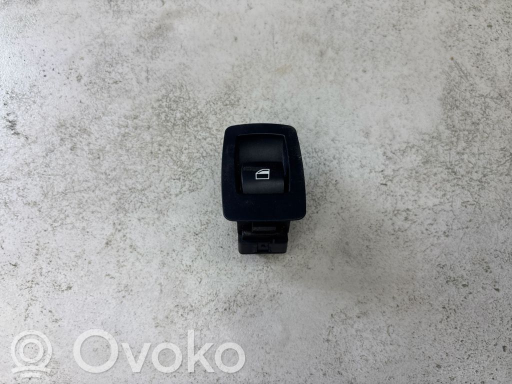 Electric window control switch   9113773,15939948,2077A