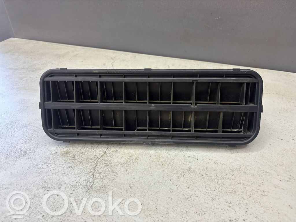 BMW 5 E60 E61 Quarter panel pressure vent 