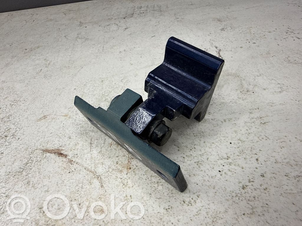 BMW 5 E60 E61 Rear door lower hinge 