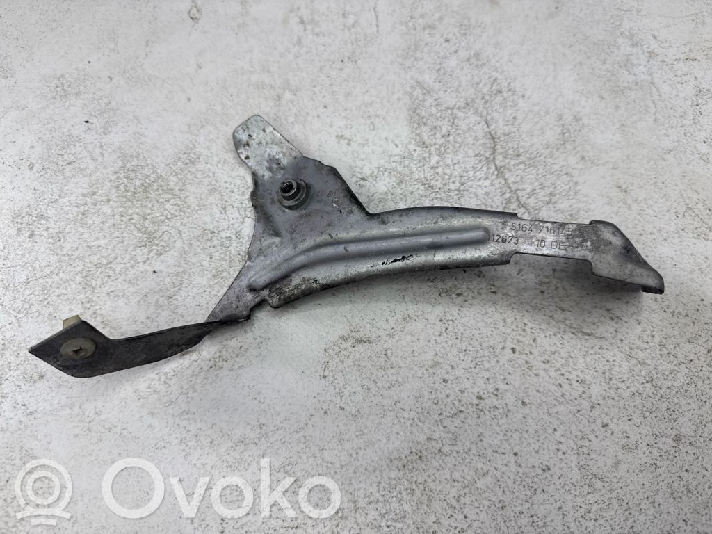 BMW 5 E60 E61 Fender mounting bracket 