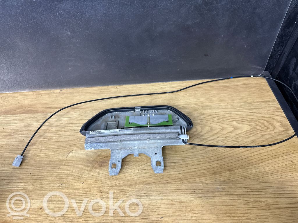 Volvo V70 GPS-pystyantenni 