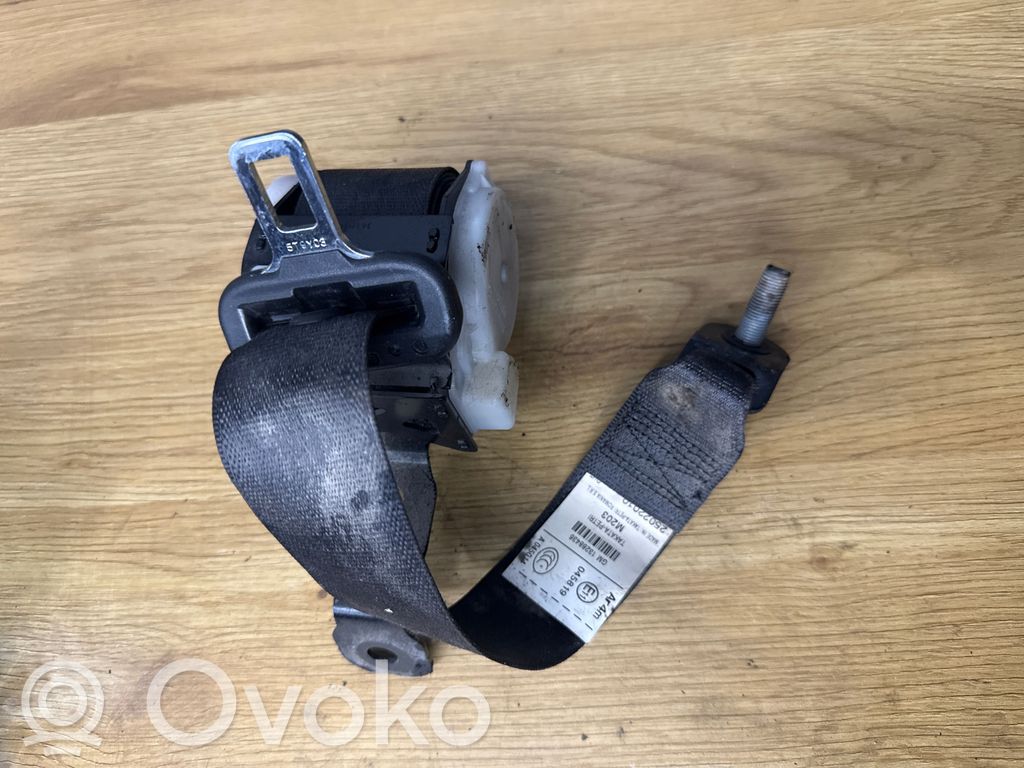 Opel Insignia A Takaistuimen turvavyö 