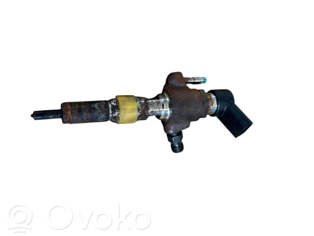 Volvo V40 Fuel injector 