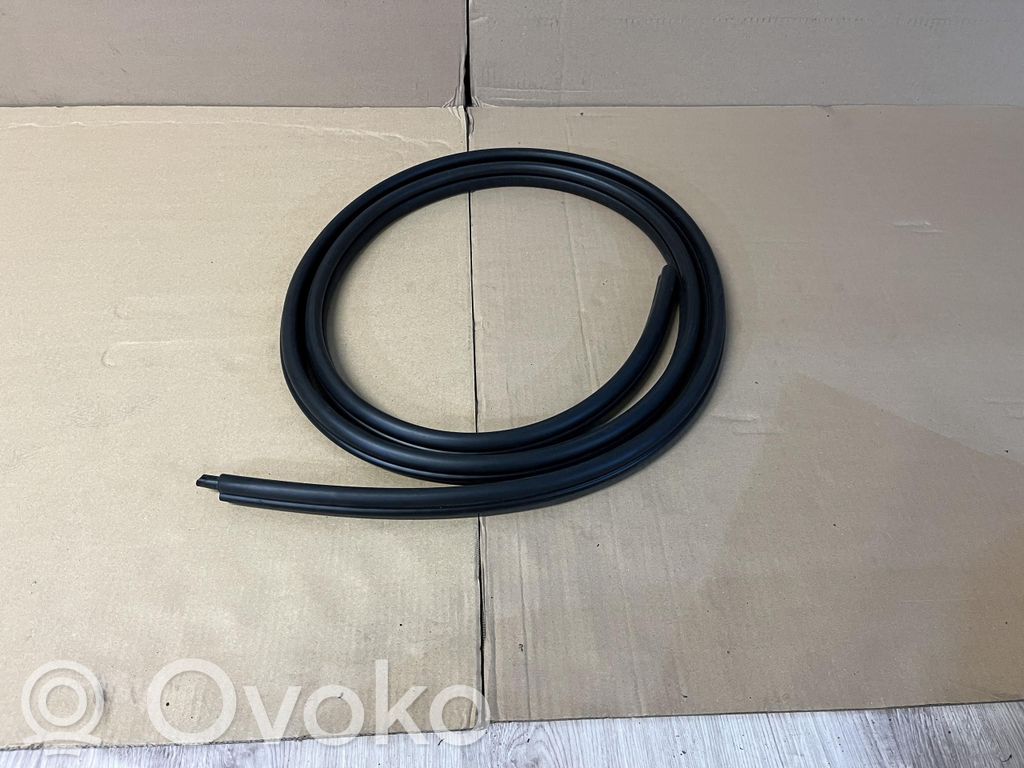BMW 1 E81 E87 Liukuoven kumitiiviste 
