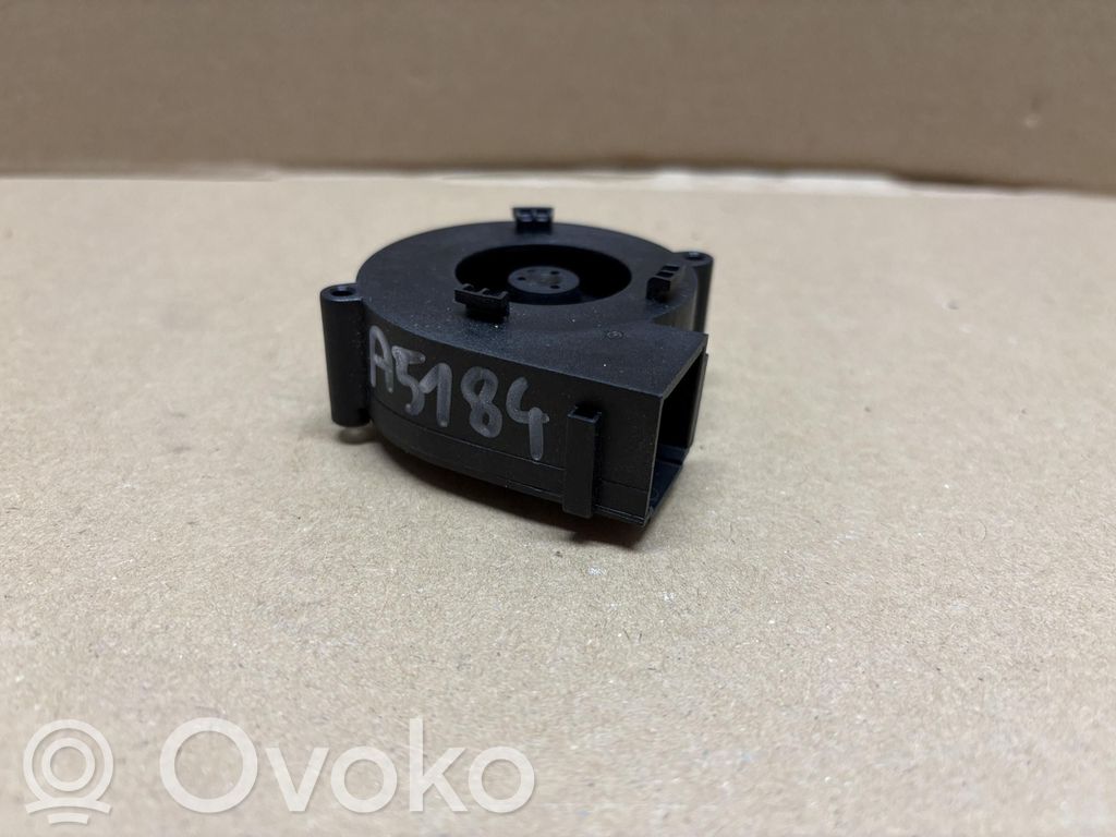 BMW 5 G30 G31 G38 Element lampy przedniej 