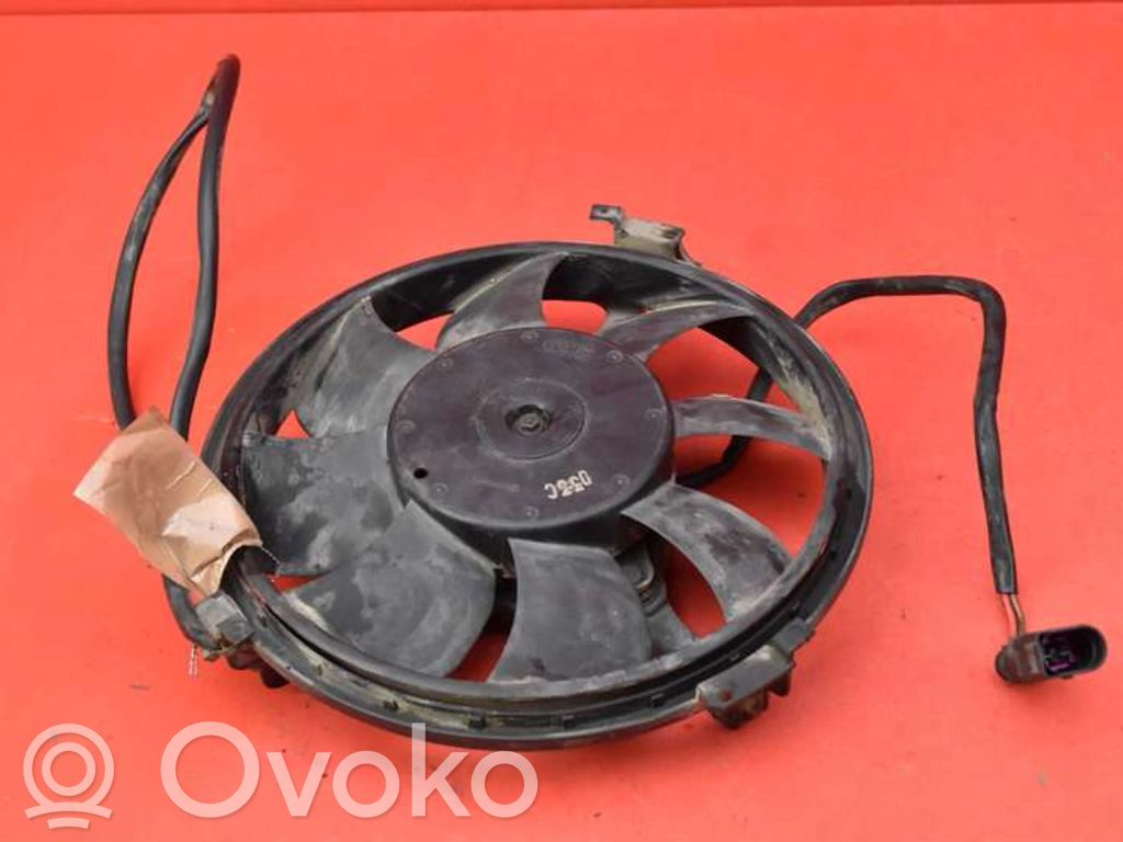 Volkswagen PASSAT B5.5 Ventilator electric răcire radiator