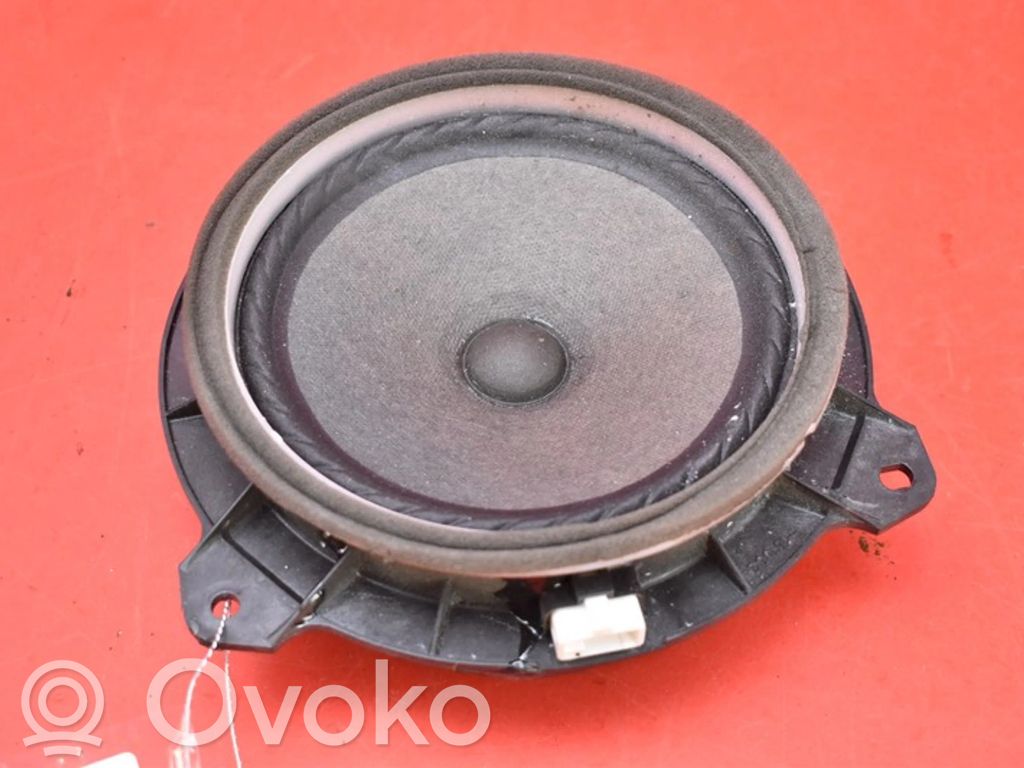Toyota Avensis T270 Enceinte subwoofer