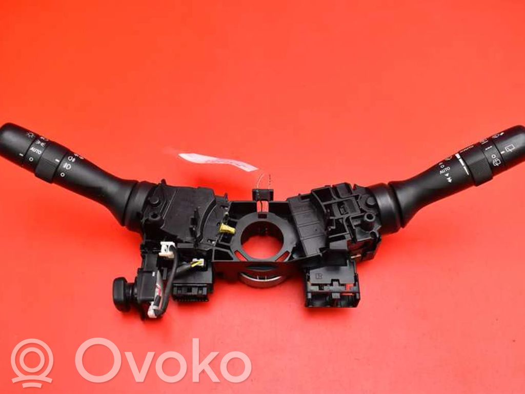 Toyota Avensis Verso Alte comutatoare/butoane 