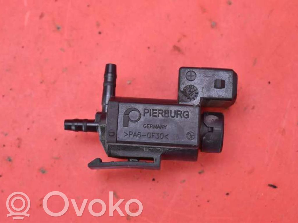 BMW 7 F01 F02 F03 F04 Valvola di depressione 