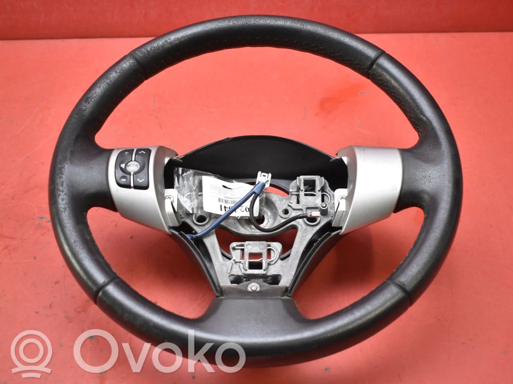 Toyota Yaris Ohjauspyörä 