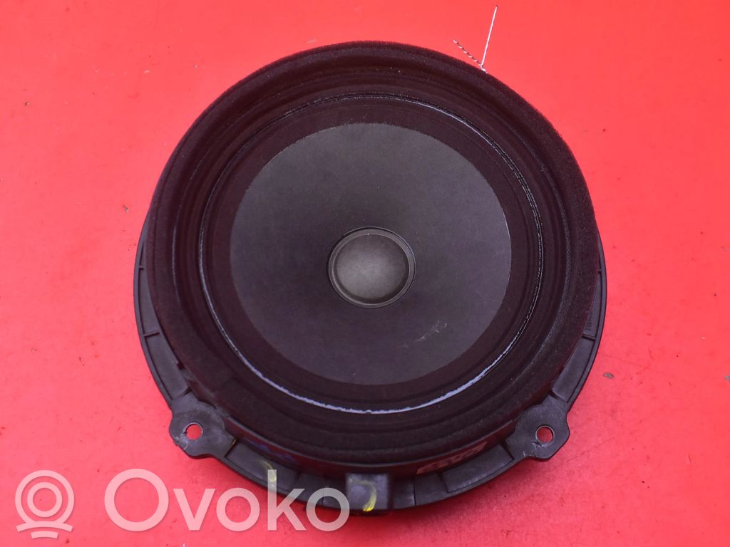 Hyundai i30 Altavoz subwoofer 