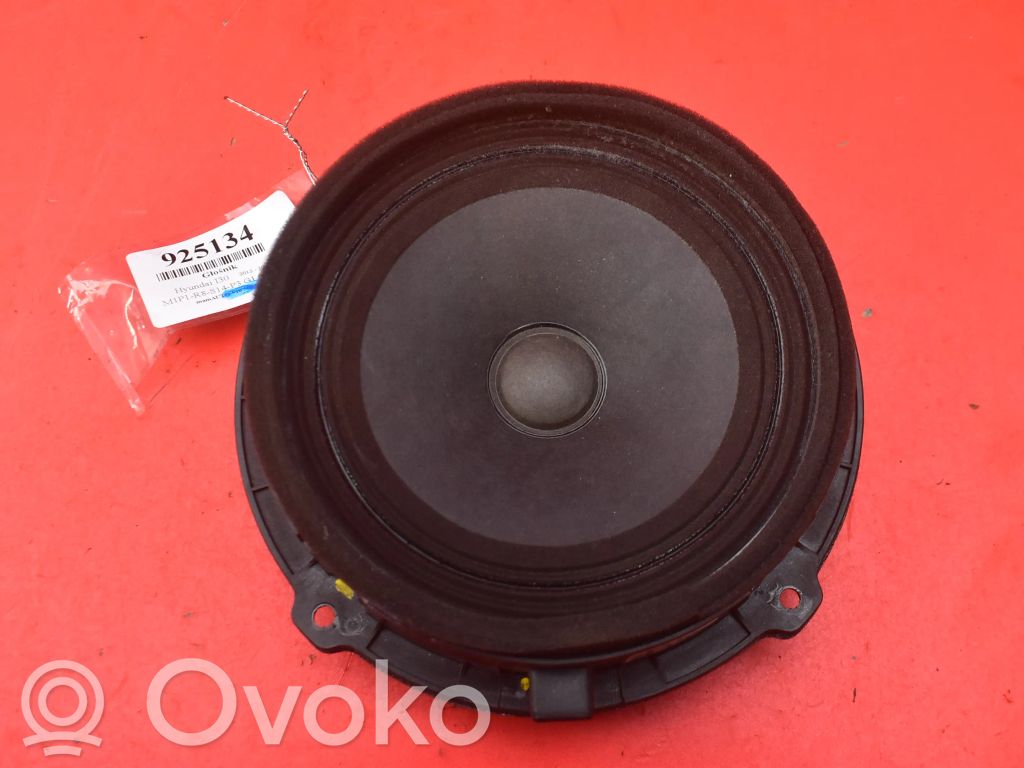 Hyundai i30 Altavoz subwoofer 