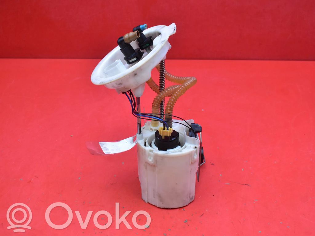 BMW 7 F01 F02 F03 F04 Polttoainesäiliön pumppu 