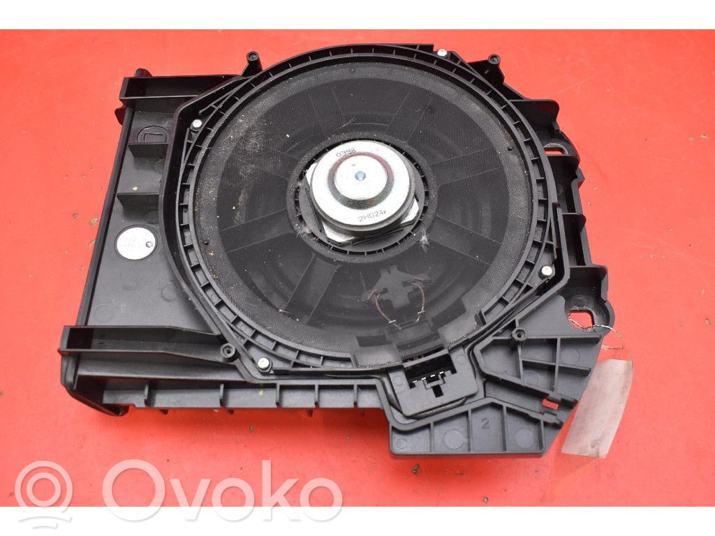 BMW 5 F10 F11 Subwoofer 