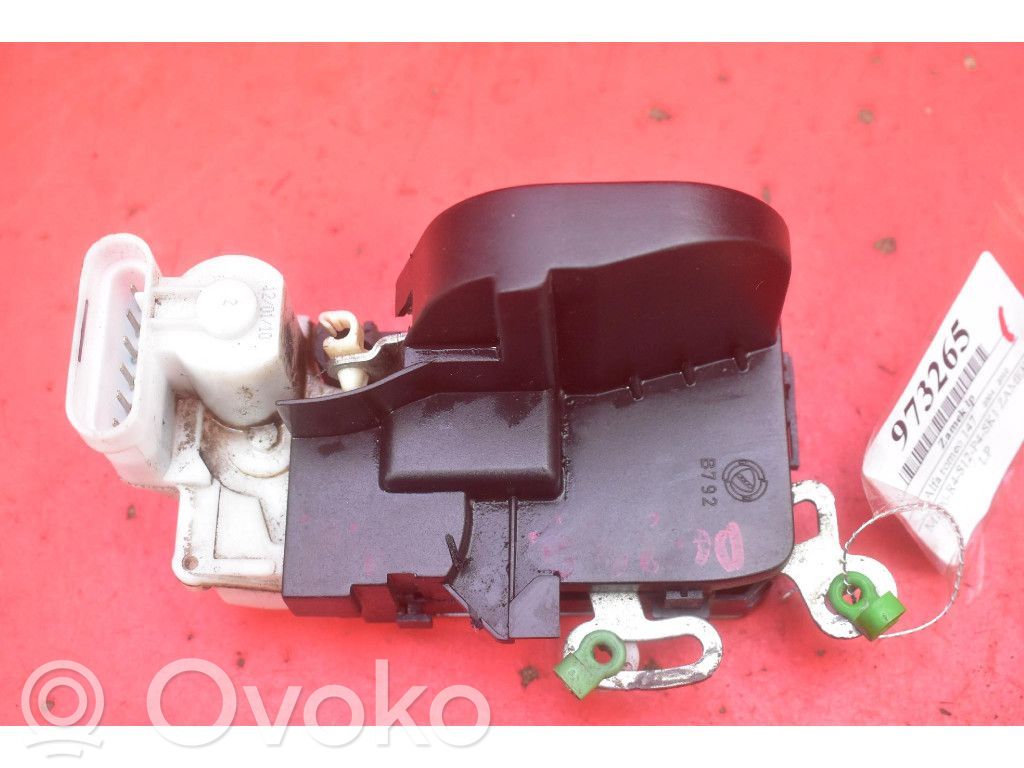 Alfa Romeo 147 Front door lock 