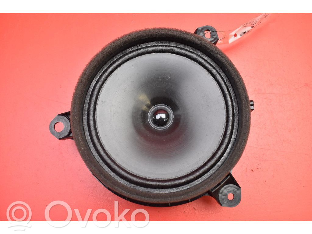 Toyota Yaris Enceinte subwoofer 
