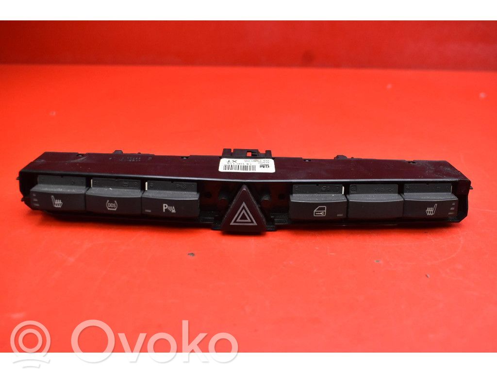 Opel Astra H Hazard light switch 