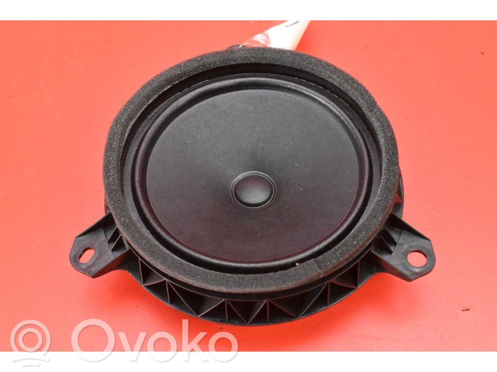 Toyota Yaris Altavoz subwoofer