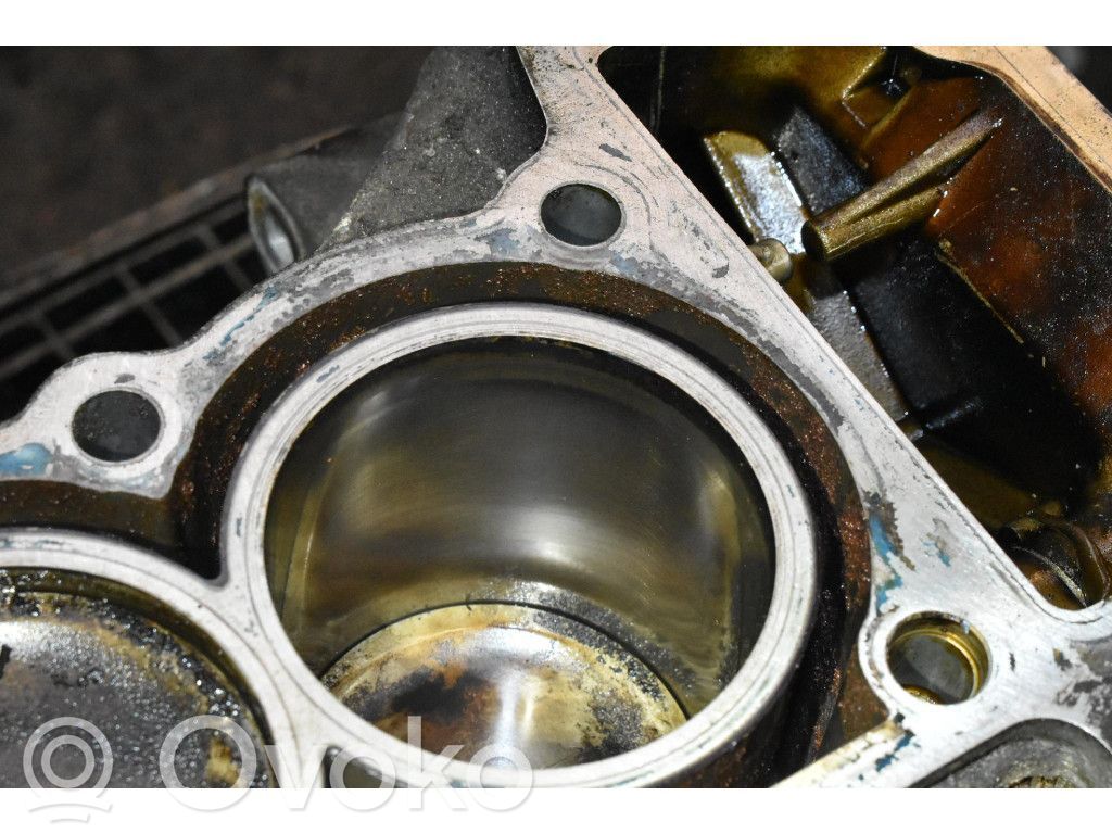 Engine block   CR12,CR12