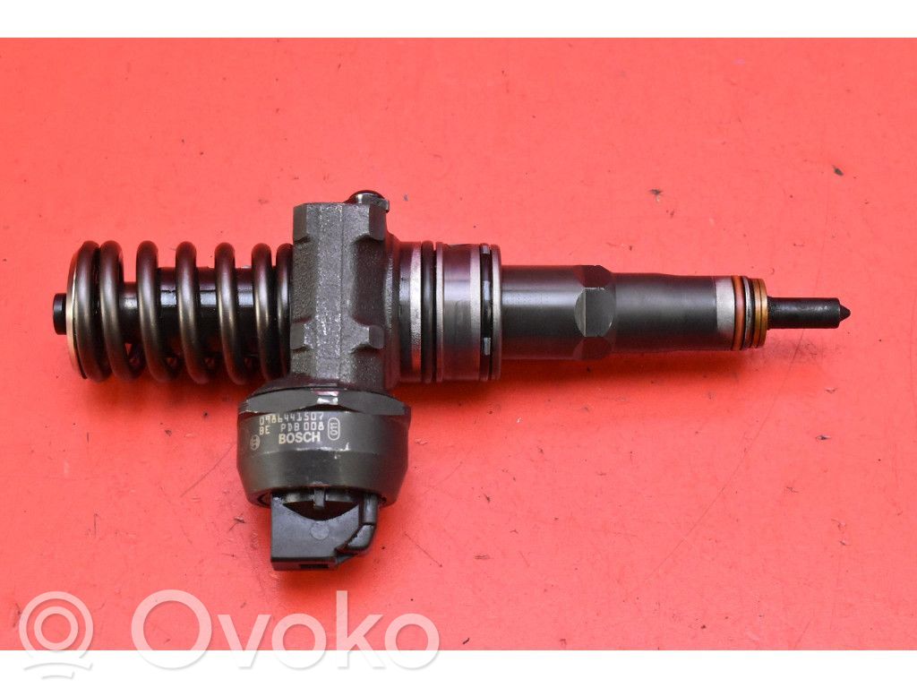 Volkswagen Golf IV Inyector de combustible 