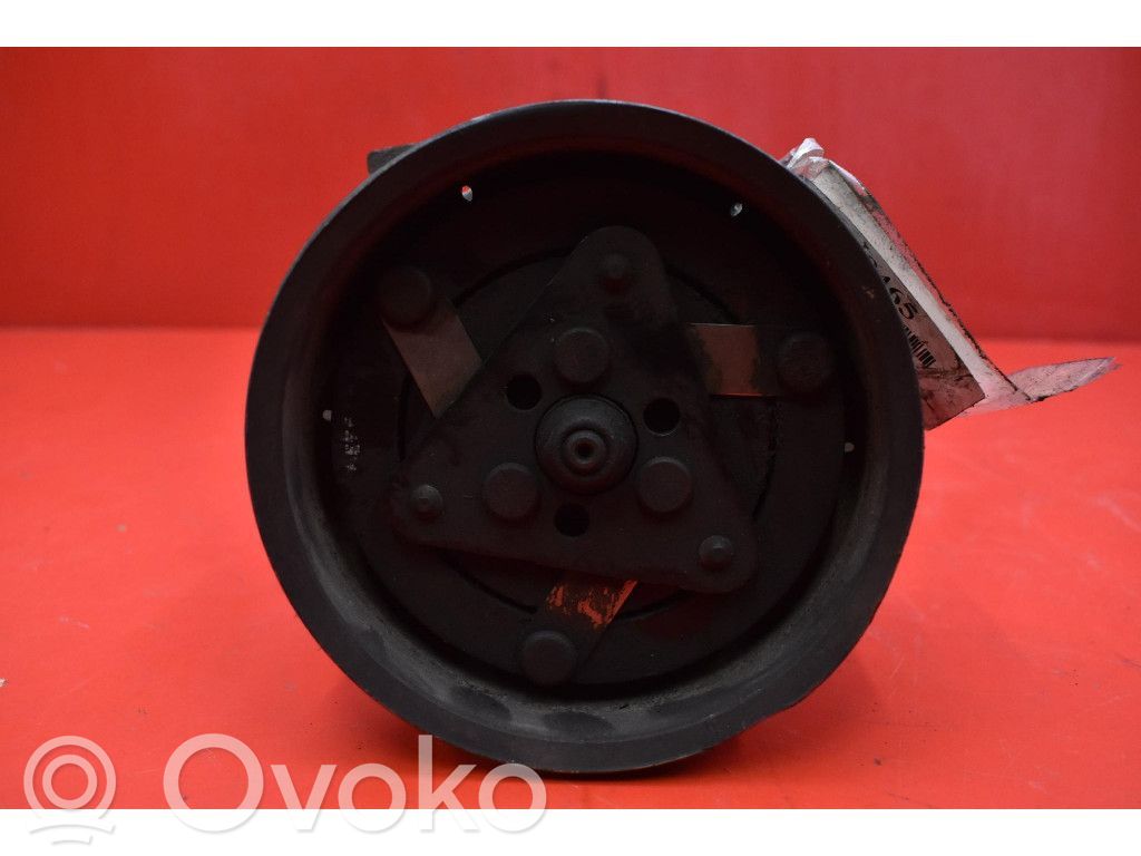 Renault Clio III Air conditioning (A/C) compressor (pump) 