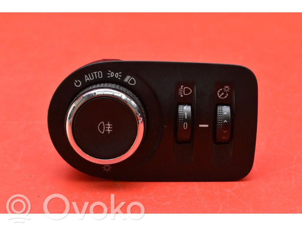 Opel Zafira C Interruptor de luz 