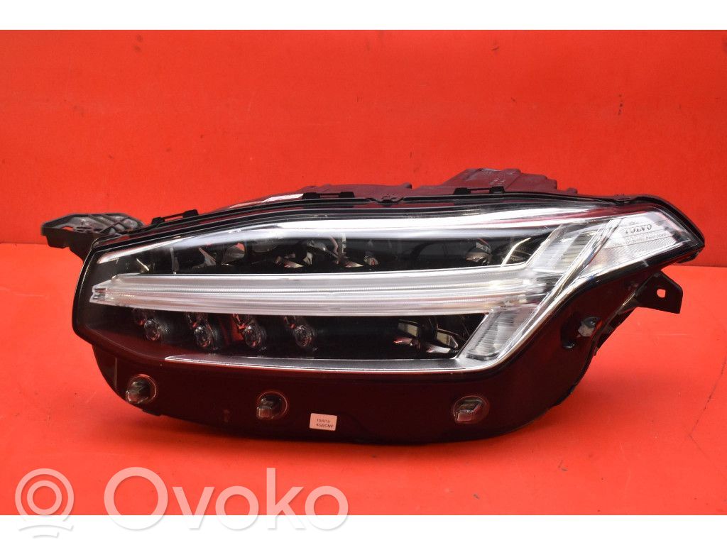 Volvo XC90 Headlight/headlamp 