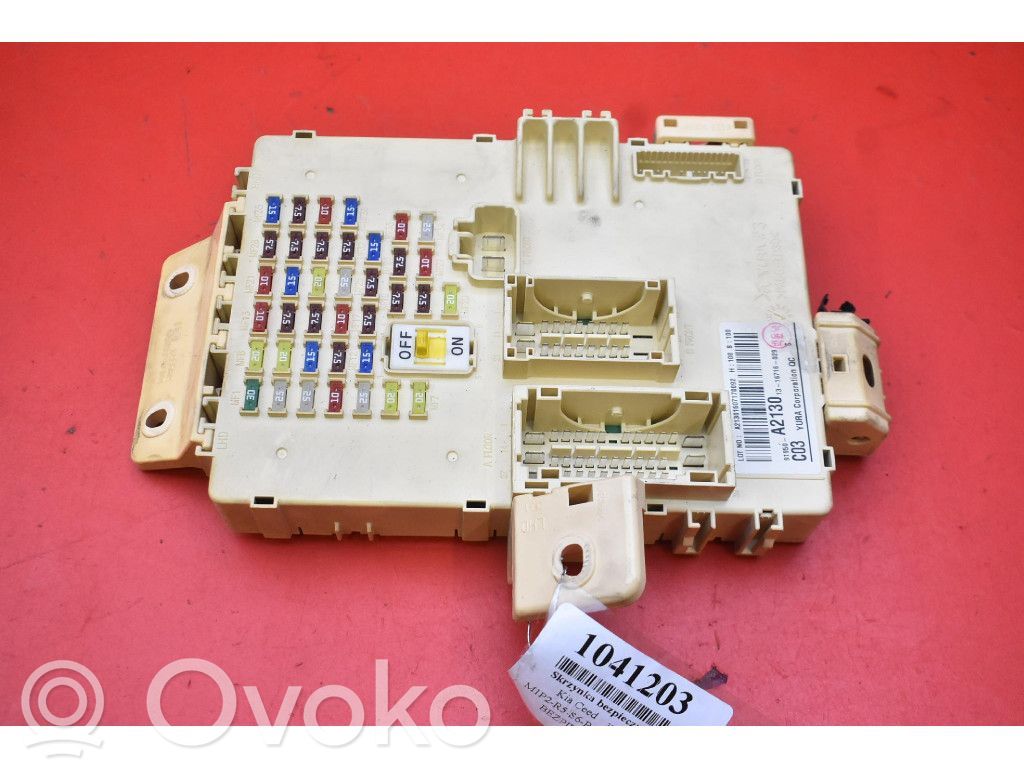 KIA Ceed Fuse box set 