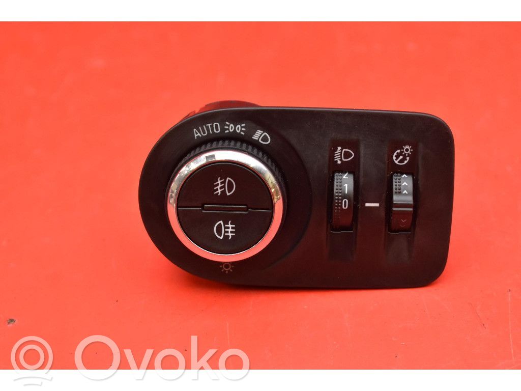 Opel Astra J Light switch 