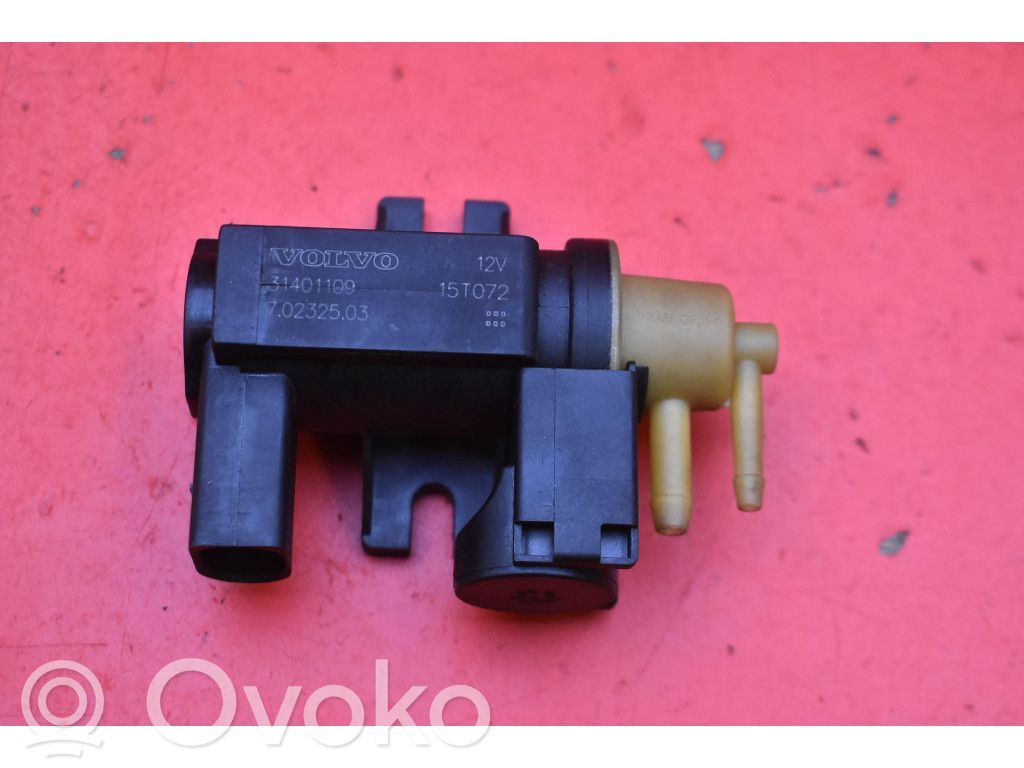 Volvo V40 Válvula de vacío 
