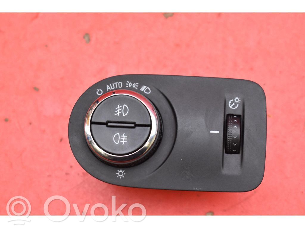 Opel Zafira C Interruptor de luz 