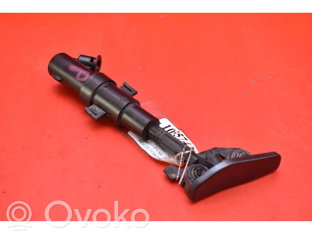 Windshield washer spray nozzle