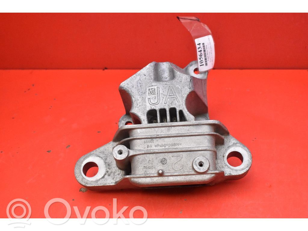 Gearbox mounting bracket   JX617M121AE,JX617M121AE