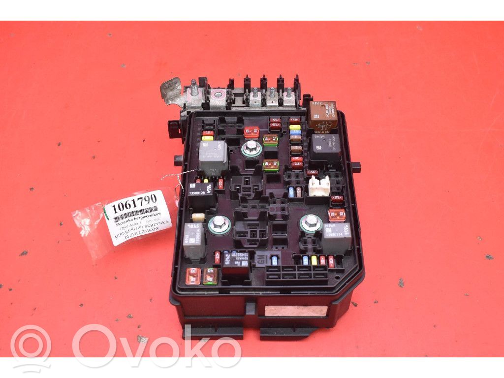 Bedford Astra Fuse box set 