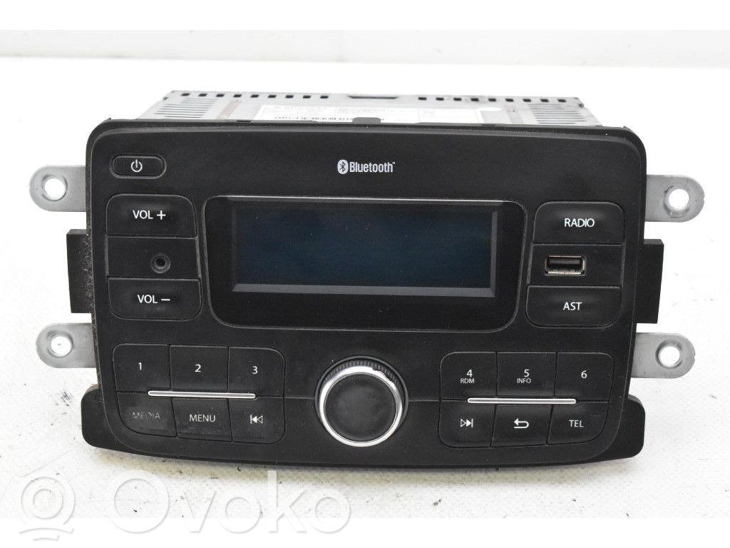 Dacia Dokker Unitate principală radio/CD/DVD/GPS 