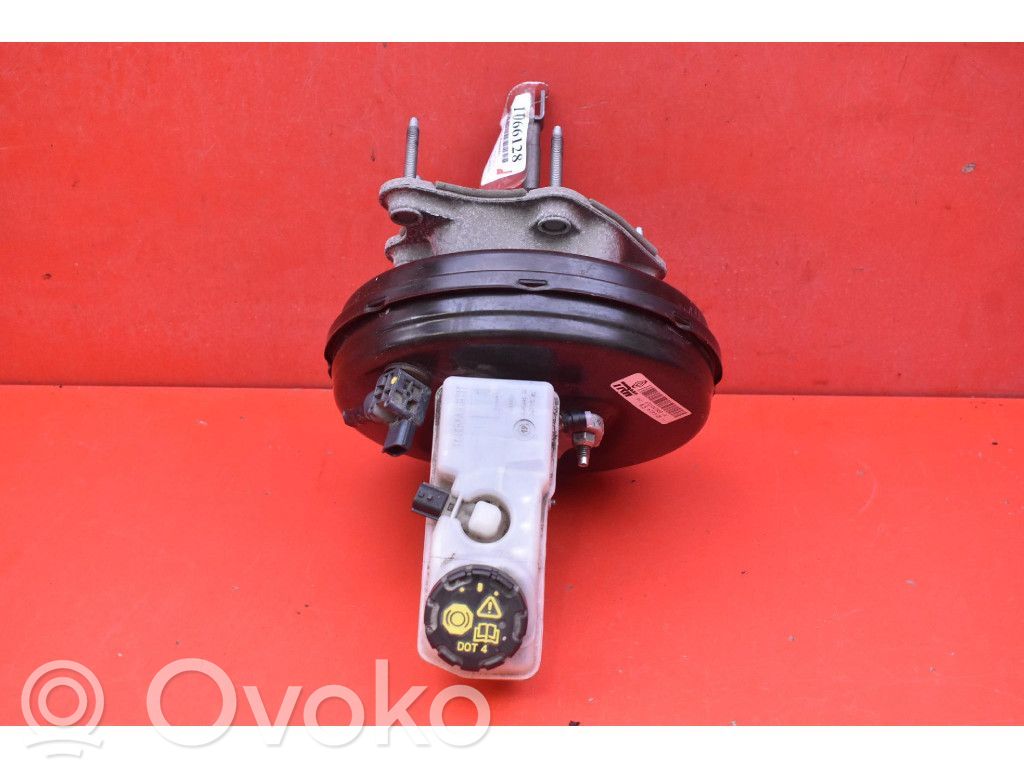 Renault Clio I Brake booster 
