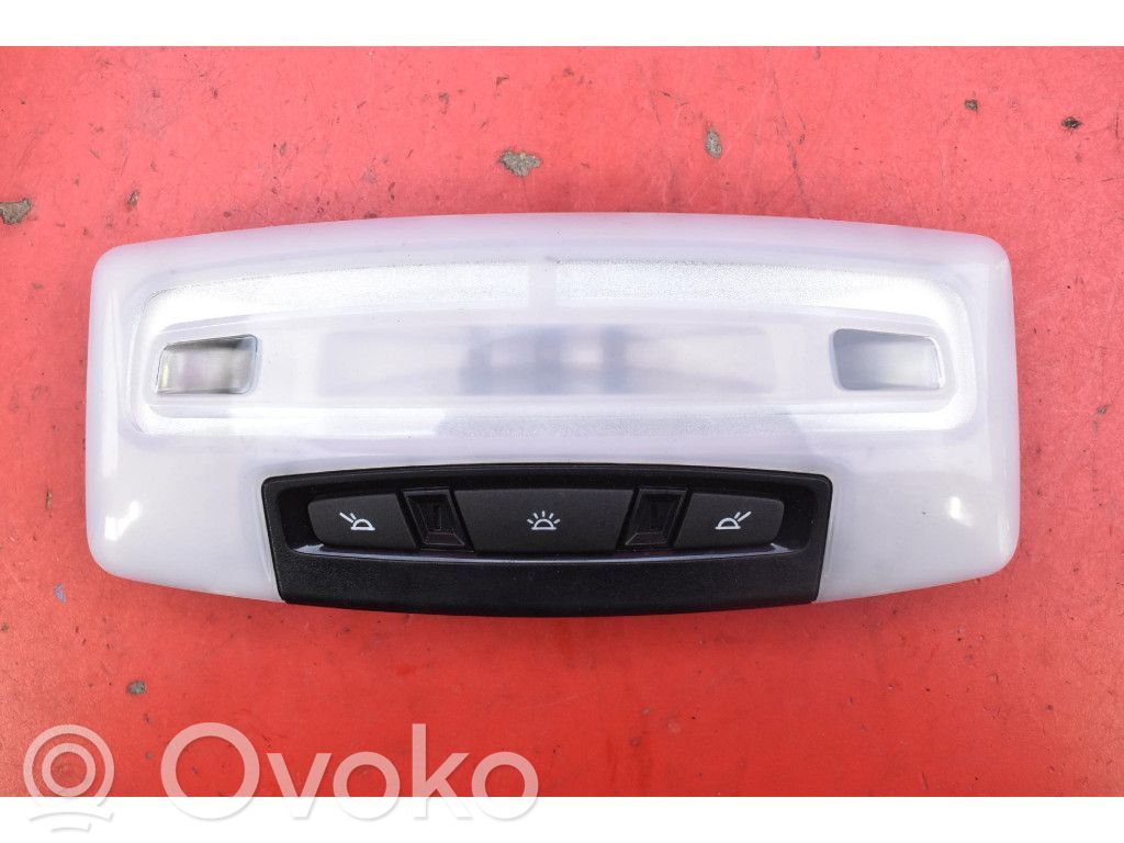 BMW 7 F01 F02 F03 F04 Takatavaratilan sisävalo 