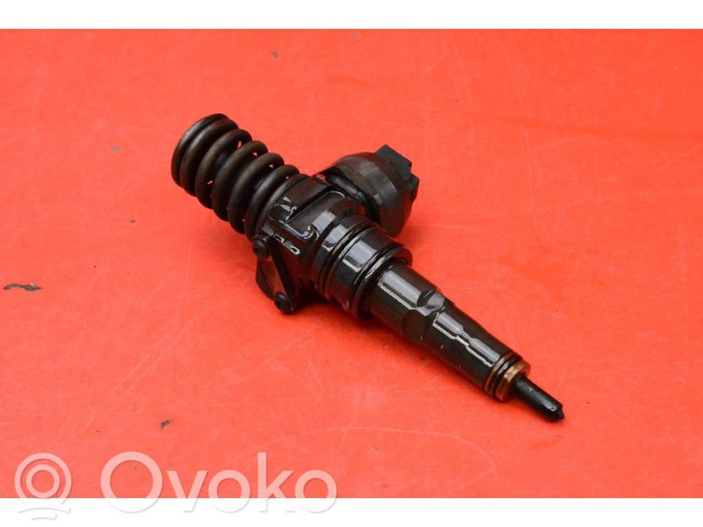 Inyector de combustible   038130073AG,038130073AG