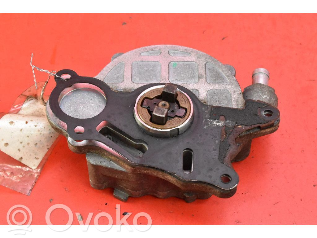 Volkswagen PASSAT CC Pompe à vide