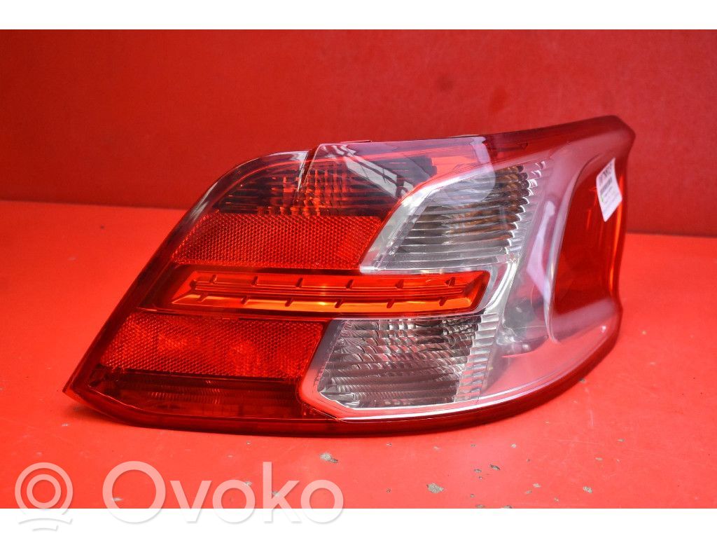 Peugeot 301 Lampă spate în caroserie 