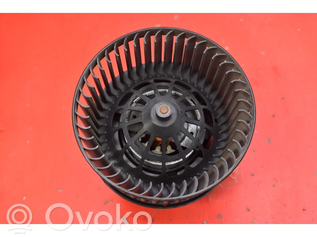 Ford Escape III Ventilator aerotermă