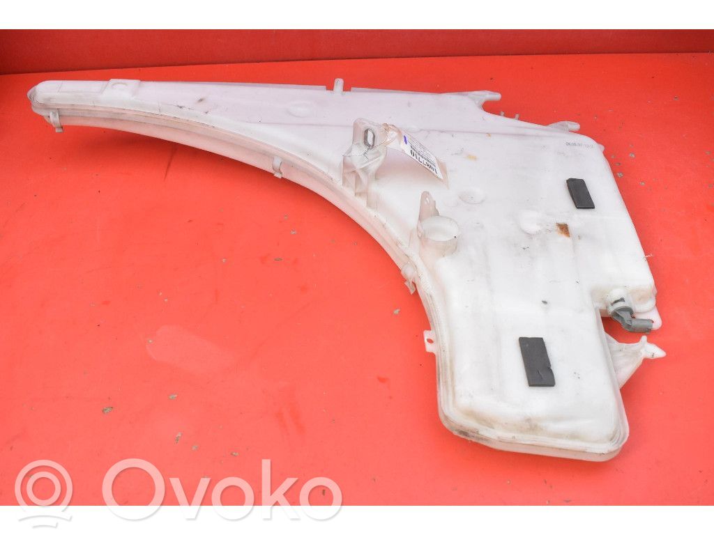 Windshield washer fluid reservoir/tank   7124231,7124231