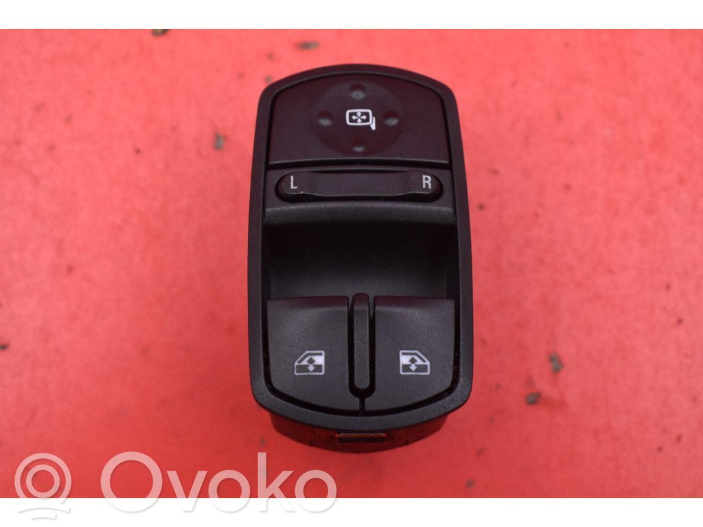 Electric window control switch   13430017,13430017