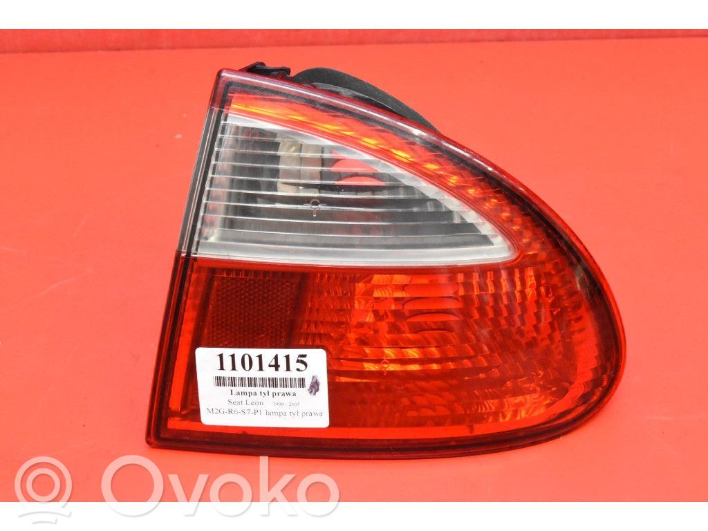 Luz trasera/de freno   1M6945096A,1M6945096A
