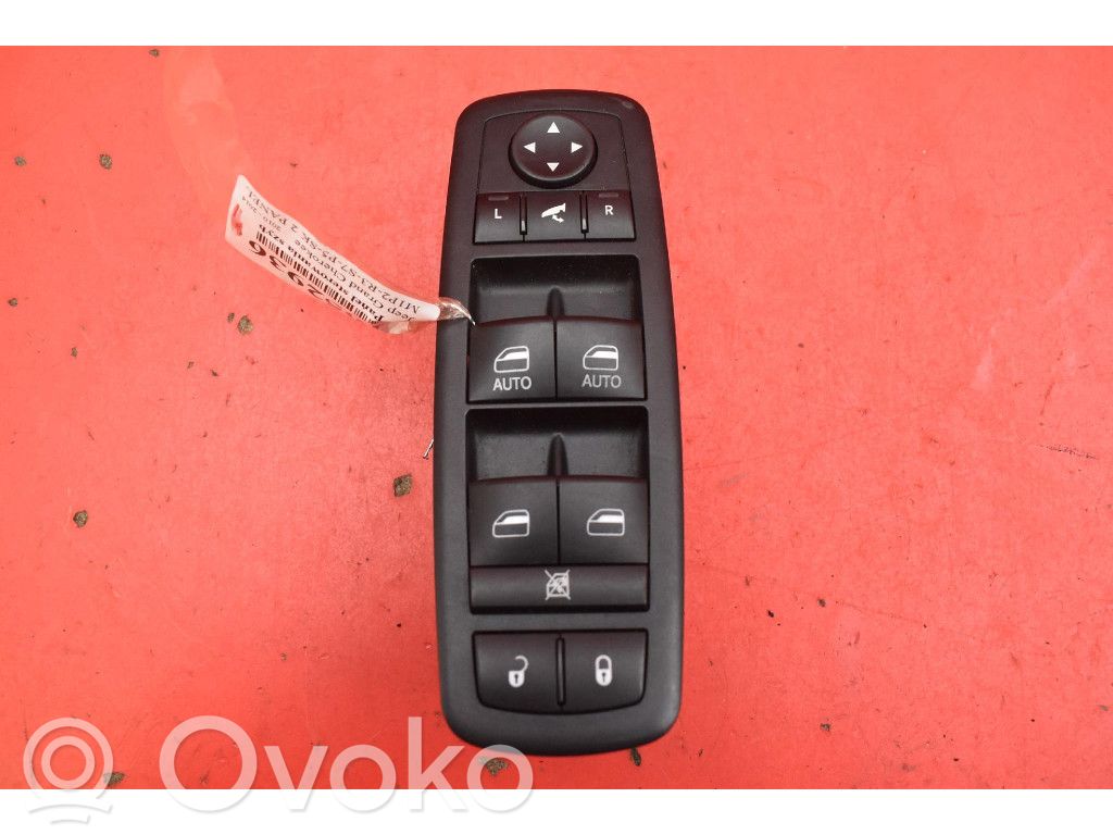 Jeep Grand Cherokee Electric window control switch 