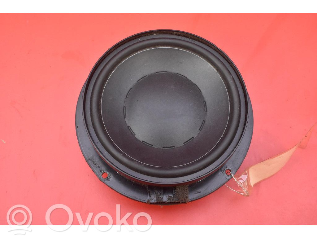 Volkswagen Scirocco Subwoofer-bassokaiutin