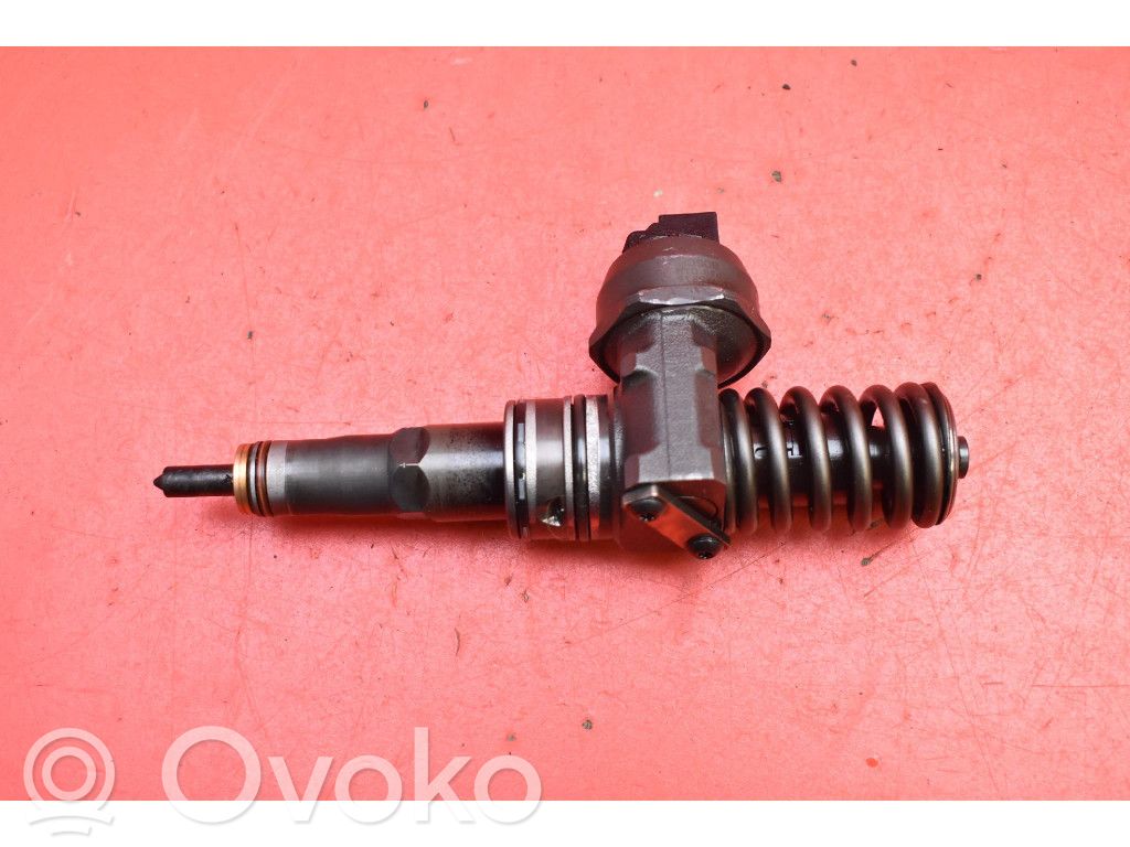 Volkswagen PASSAT B6 Injector combustibil 